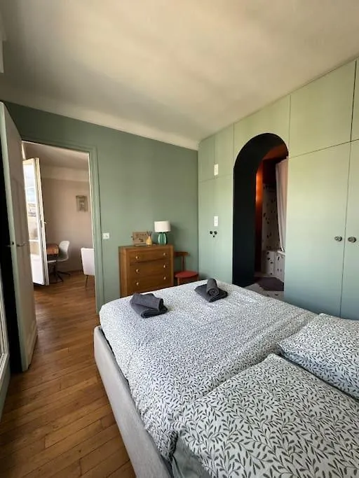 Apartment Charmant Appartement Parisien Vue Sur Tour Eiffel