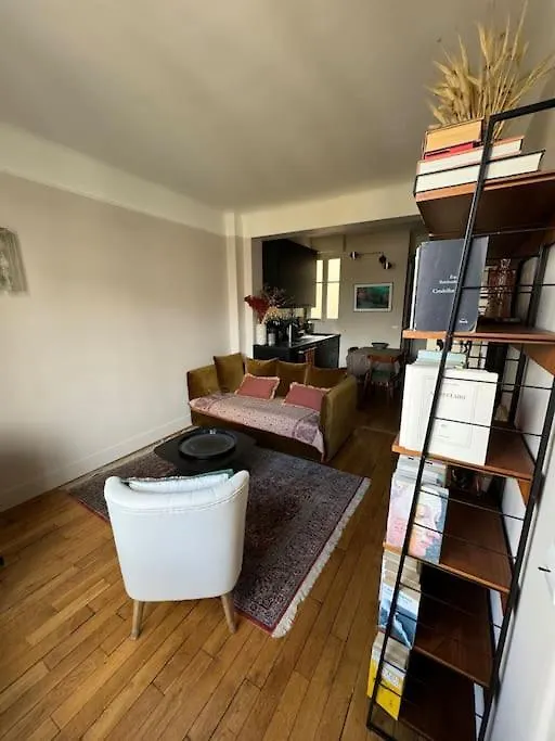 Charmant Appartement Parisien Vue Sur Tour Eiffel Apartment Paris