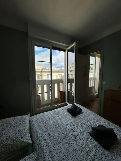 Charmant Appartement Parisien Vue Sur Tour Eiffel