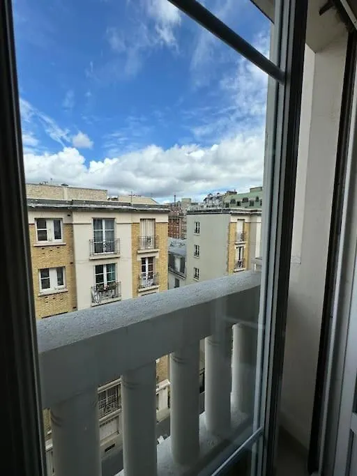 Charmant Appartement Parisien Vue Sur Tour Eiffel 0*, Παρίσι Γαλλία