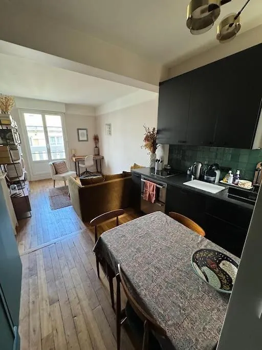 Διαμέρισμα Charmant Appartement Parisien Vue Sur Tour Eiffel Γαλλία