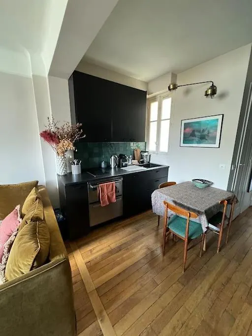 Charmant Appartement Parisien Vue Sur Tour Eiffel Apartment